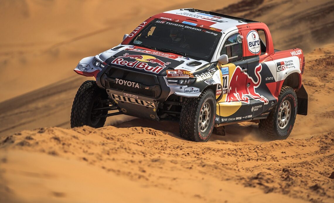 Al-Attiyah “really lucky” to finish Dakar stage after mechanical scare