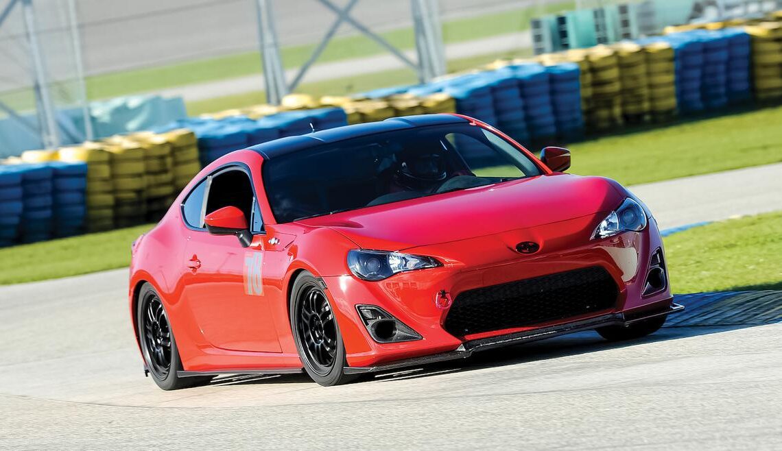 How to tackle your first track day | Articles