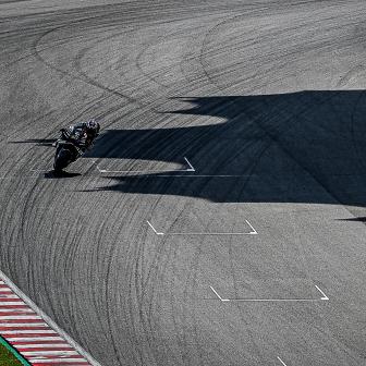 Day 1 midday: Aleix Espargaro flying as Sepang Test begins