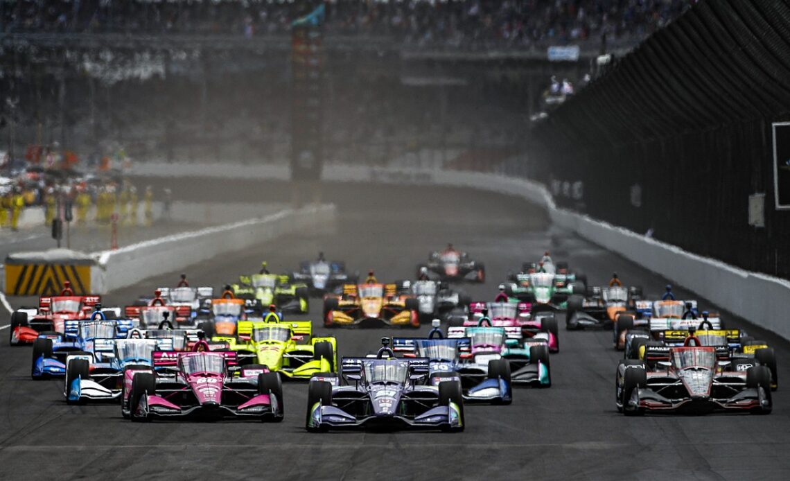 IndyCar’s new blue-flag rule makes no difference, say aces