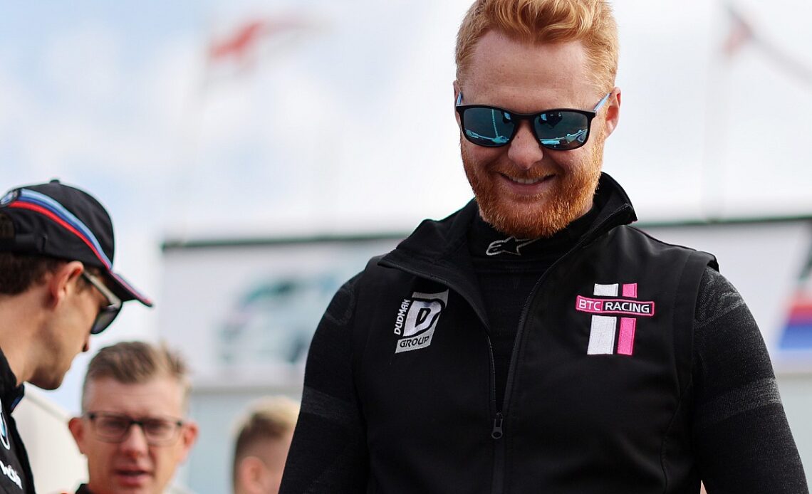 Cook stays at BTC Racing for BTCC 2022 season, Plato tests team's Honda