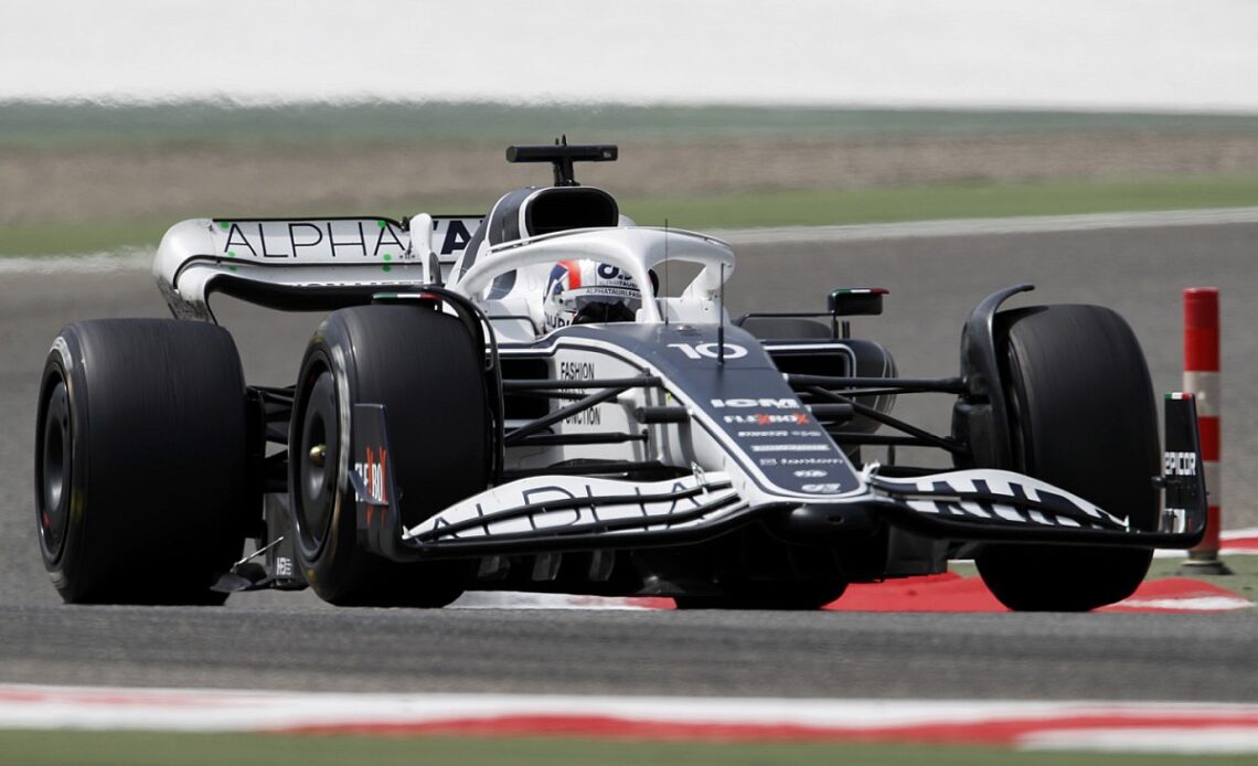 Gasly beats both Ferraris to lead FP1