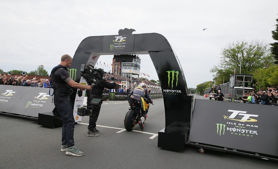 McGuinness leads field as 2022 isle of Man TT Superbike starting order revealed