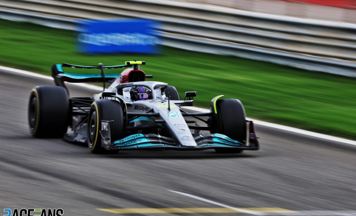 Lewis Hamilton, Mercedes, Bahrain International Circuit, 2022