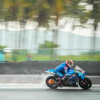 Rain saves Rins' weekend as he salvages top five finish