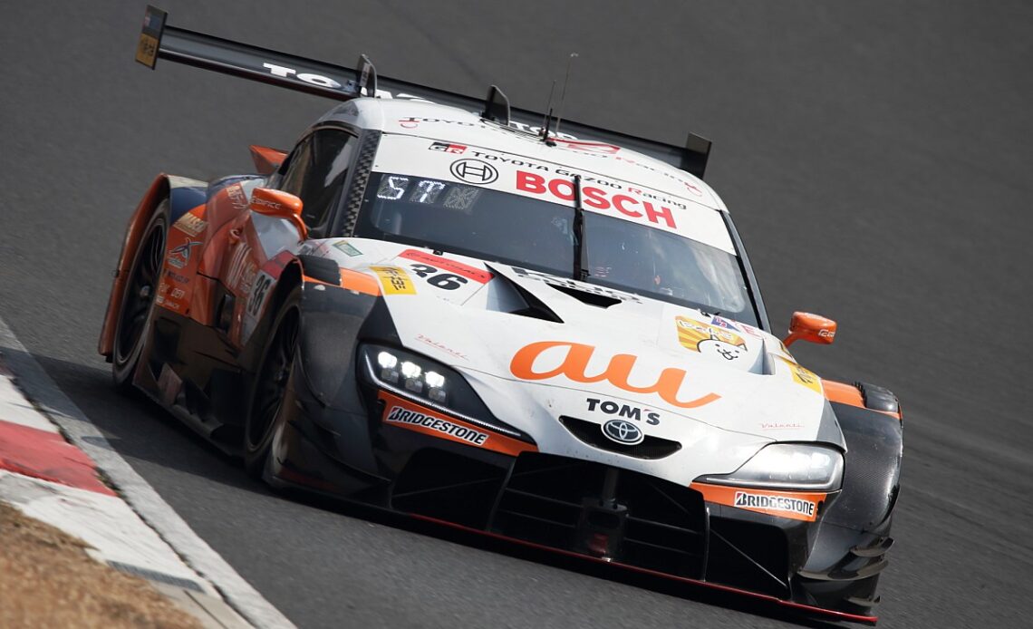 TOM'S Toyota fastest on opening day of Okayama test