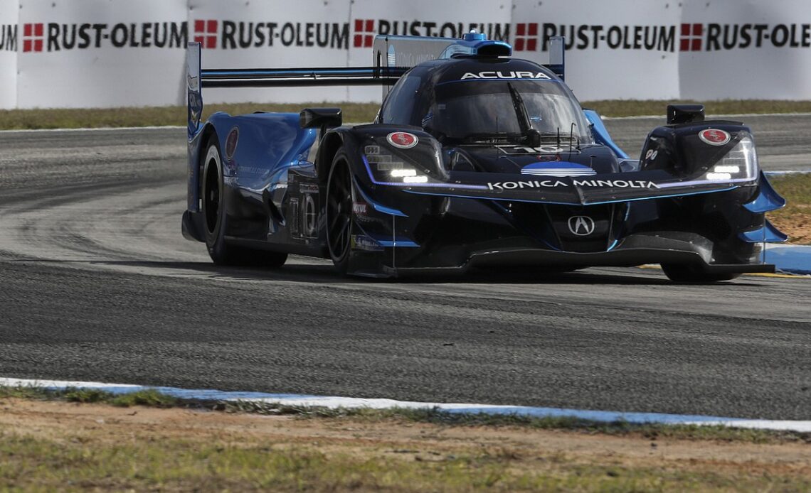 WTR Acura takes early lead, Ganassi pole car in strife