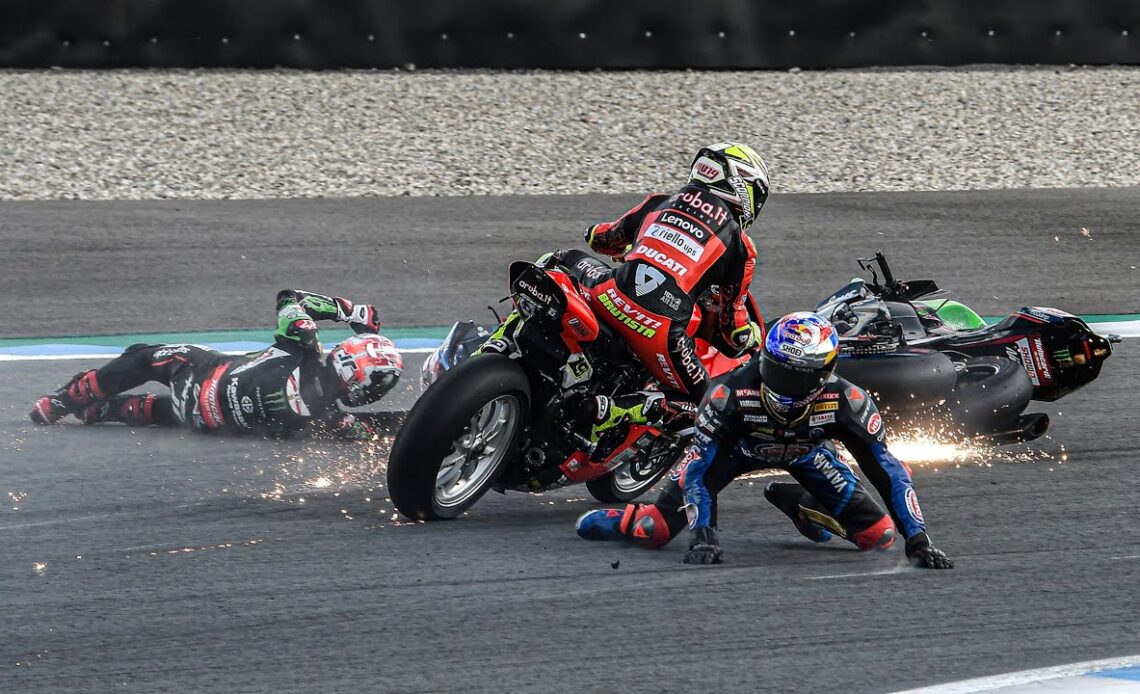 CLASH OF TITANS: Razgatlioglu and Rea crash in Race 2 at Assen | #NLDWorldSBK