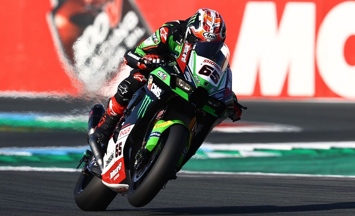 Jonathan Rea resists Bautista for victory