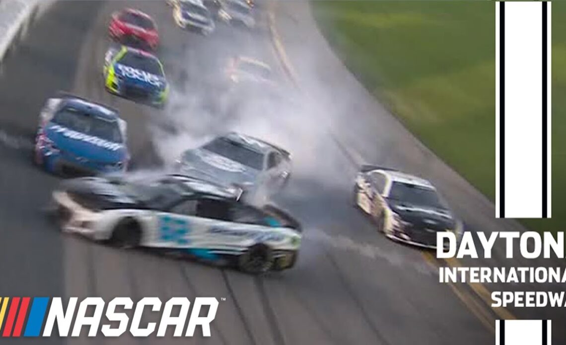 Kevin Harvick, Kyle Larson trigger late wreck in the Daytona 500 | NASCAR