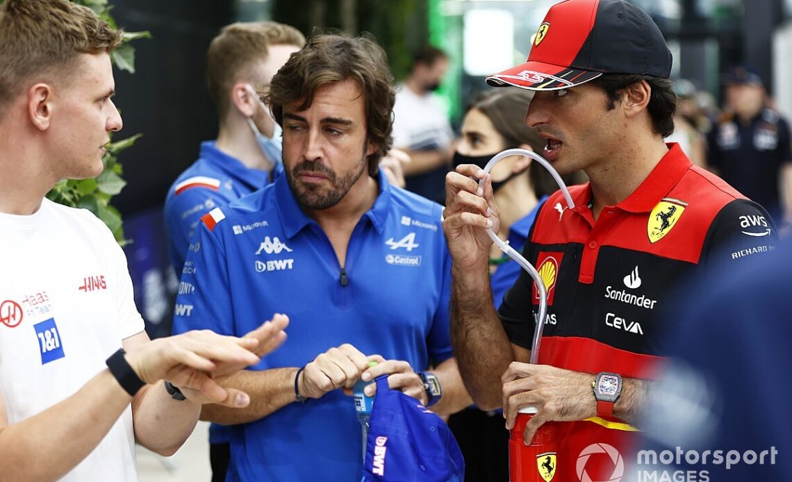 New Sainz Ferrari F1 deal was "obvious step"