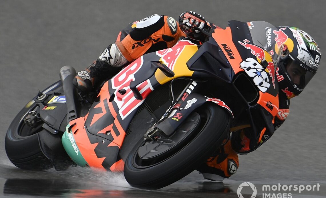 Oliveira tops rain-hit FP3 as Marquez crashes