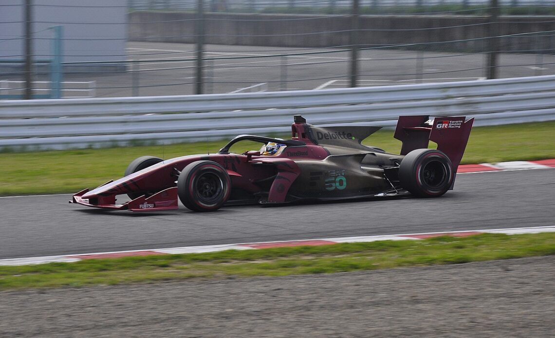 Super Formula trials 'hybrid' body panels in Suzuka testing