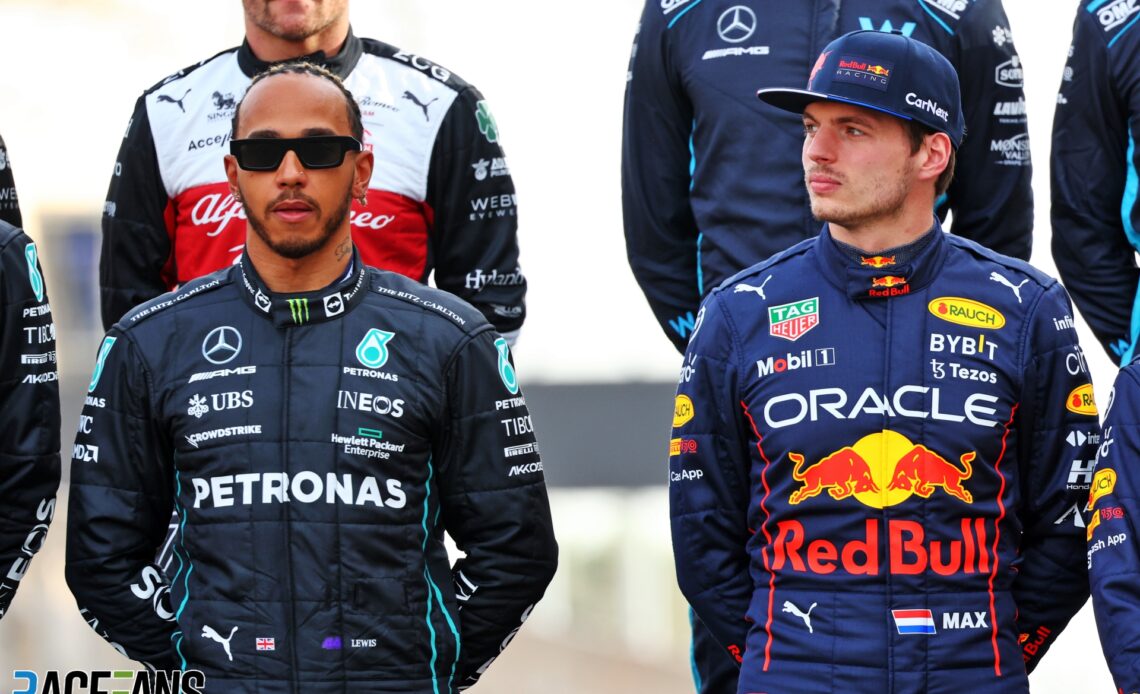 (L to R), Lewis Hamilton, Mercedes, Max Verstappen, Red Bull, Bahrain International Circuit, 2022