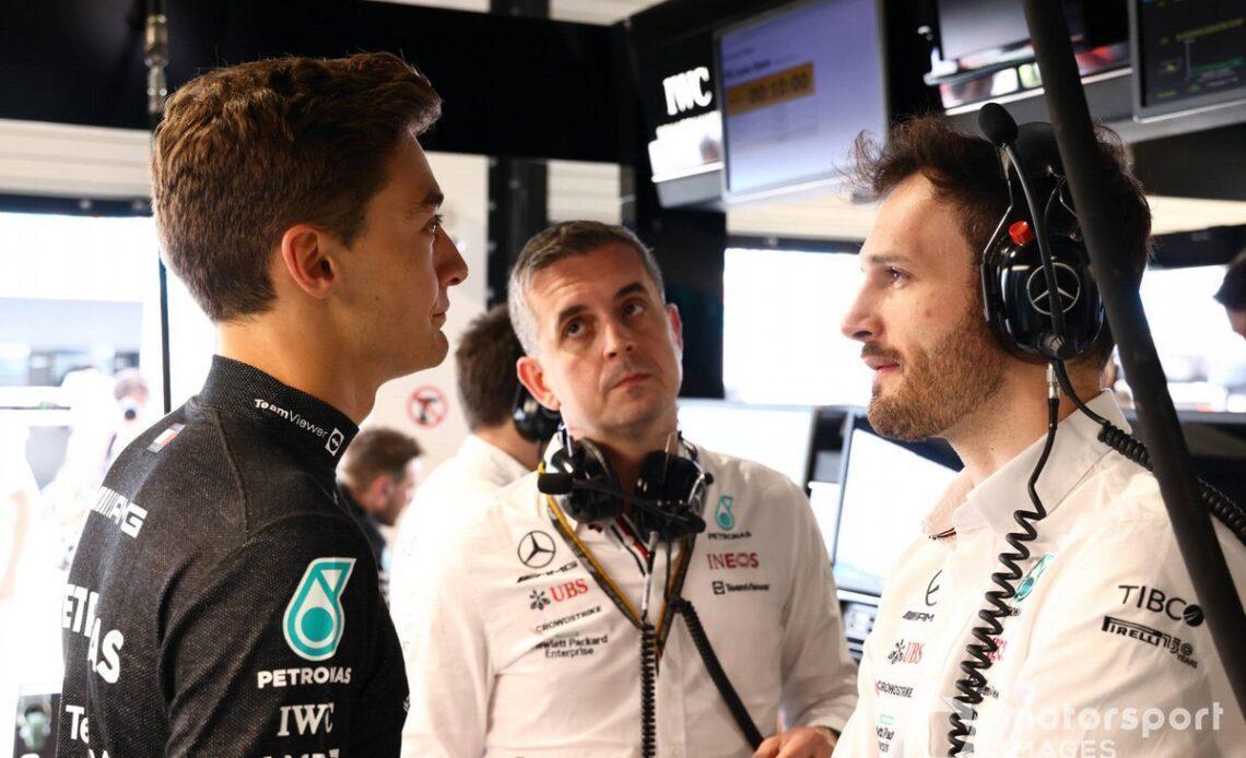 George Russell, Mercedes-AMG, with engineers