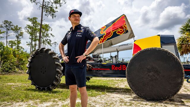 Can F1 Drivers Win A Swamp Buggy Race?