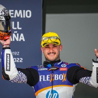 Canet's herculean effort boosts his Moto2™ title ambitions