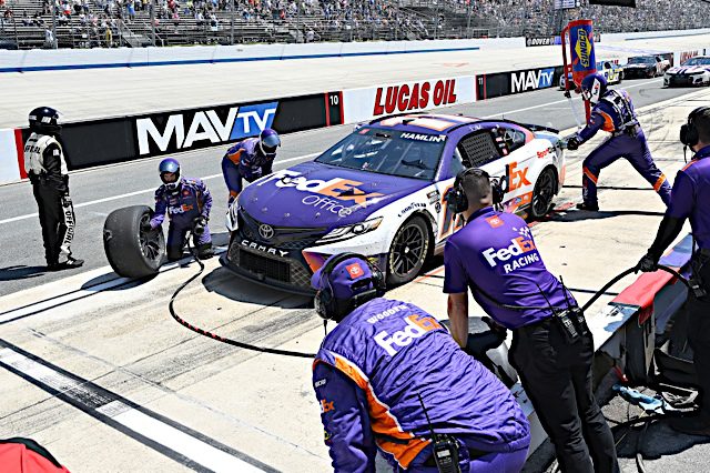 #11: Denny Hamlin, Joe Gibbs Racing, FedEx Office Toyota Camry