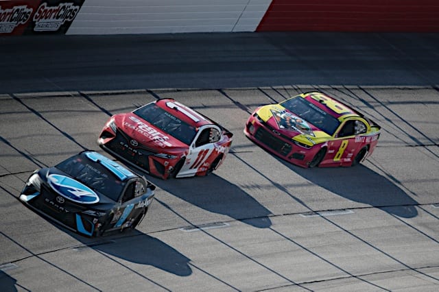 Martin Truex Jr, Denny Hamlin, Tyler Reddick racing at 2021 spring Darlington Cup race NKP