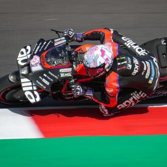 Espargaro leads an Aprilia one-two in Warm Up