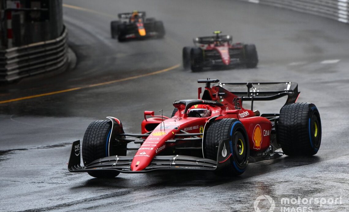 Charles Leclerc, Ferrari F1-75, Carlos Sainz, Ferrari F1-75, Sergio Perez, Red Bull Racing RB18