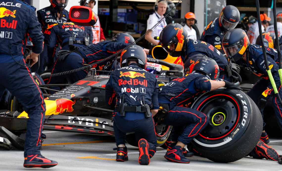 Former F1 mechanic explains the origin of rapid Red Bull pit-stops