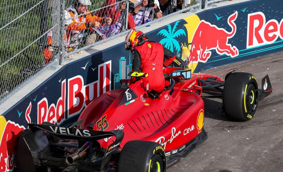 Carlos Sainz in the barriers. Miami May 2022