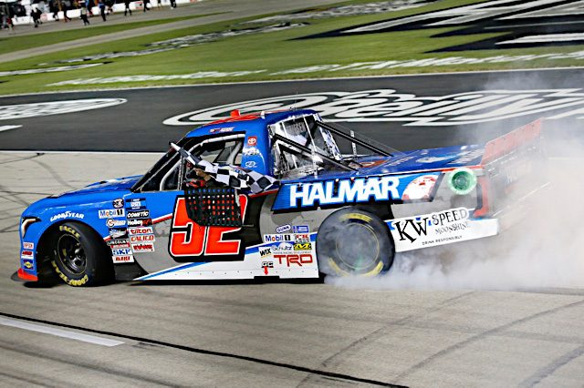 2022 Trucks Texas Stewart Friesen, No. 52 Halmar Friesen Racing Toyota, burnout (Credit: NKP)