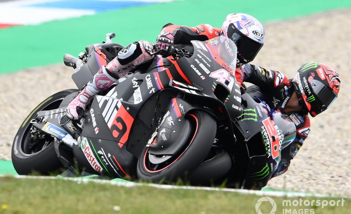 Aleix Espargaro, Aprilia Racing Team, Fabio Quartararo, Yamaha Factory Racing crash