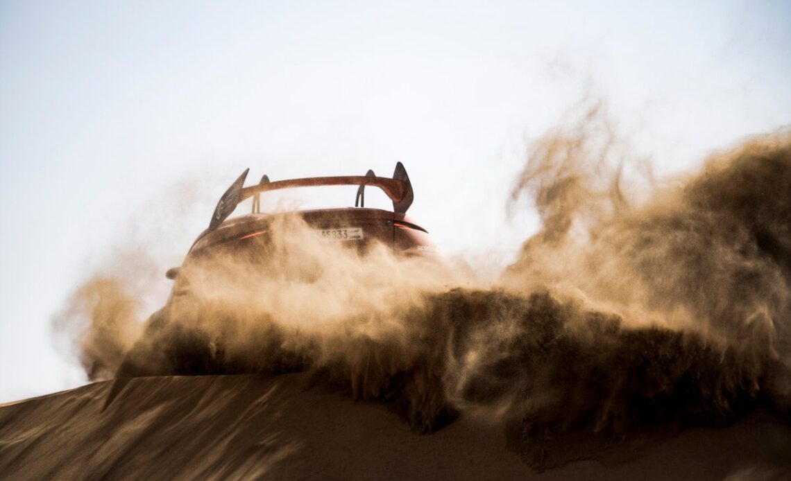 #211 Bahrain Raid Xtreme Prodrive: Sebastien Loeb, Fabian Lurquin