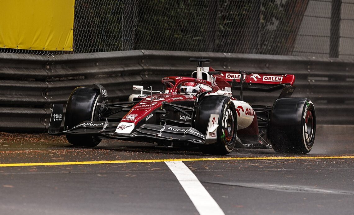 F1 confirms new approach to pitlane lines