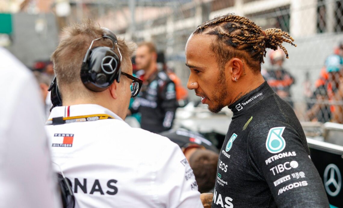 'Lewis Hamilton needs car confidence, is not a technician like Michael Schumacher'
