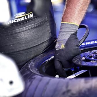 MotoGP™ rear tyre compounds reduced to only two from 2023