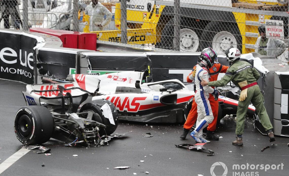 Mick Schumacher, Haas VF-22 crash