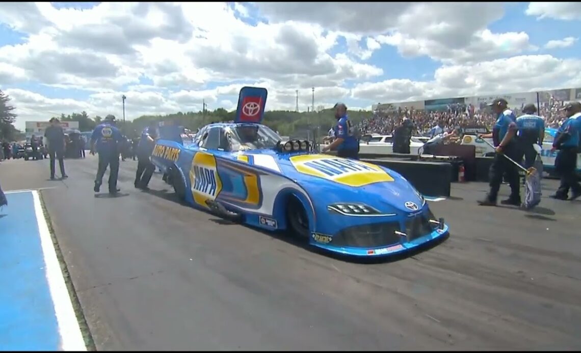 Ron Capps, John Force, Top Fuel Funny Car, Rnd 2 Eliminations, New England Nationals, New England Dr