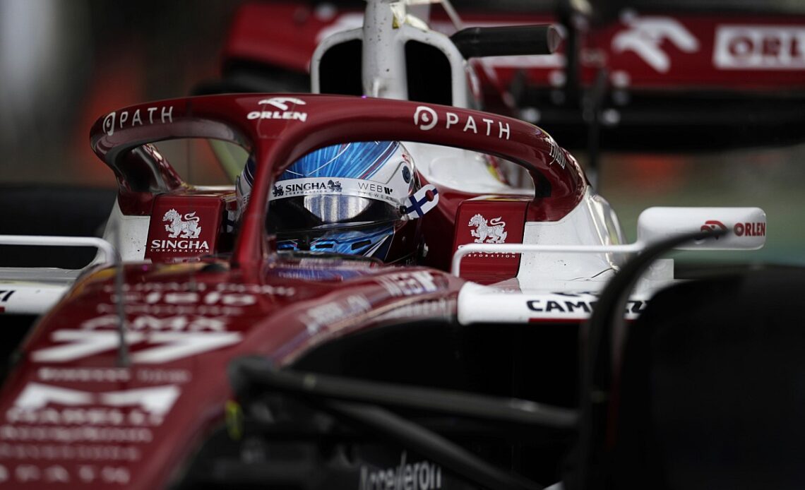 Bottas leads Hamilton in rain-hit FP1