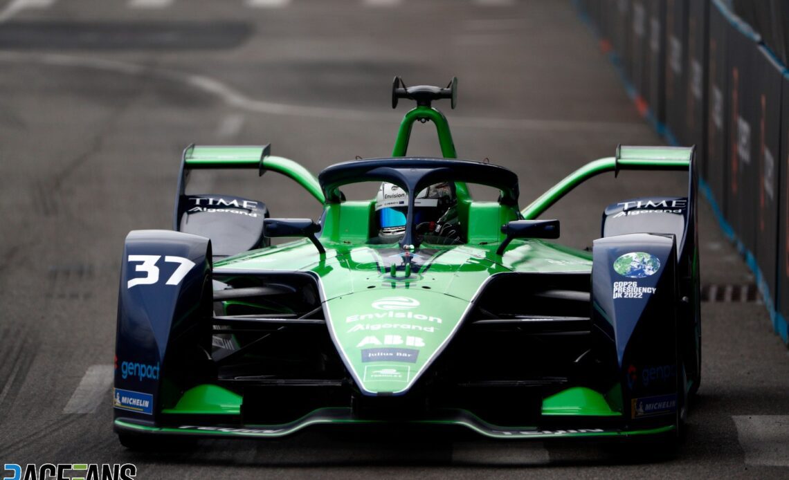 Cassidy awarded first New York EPrix win after major crash on wet track ends race early · RaceFans