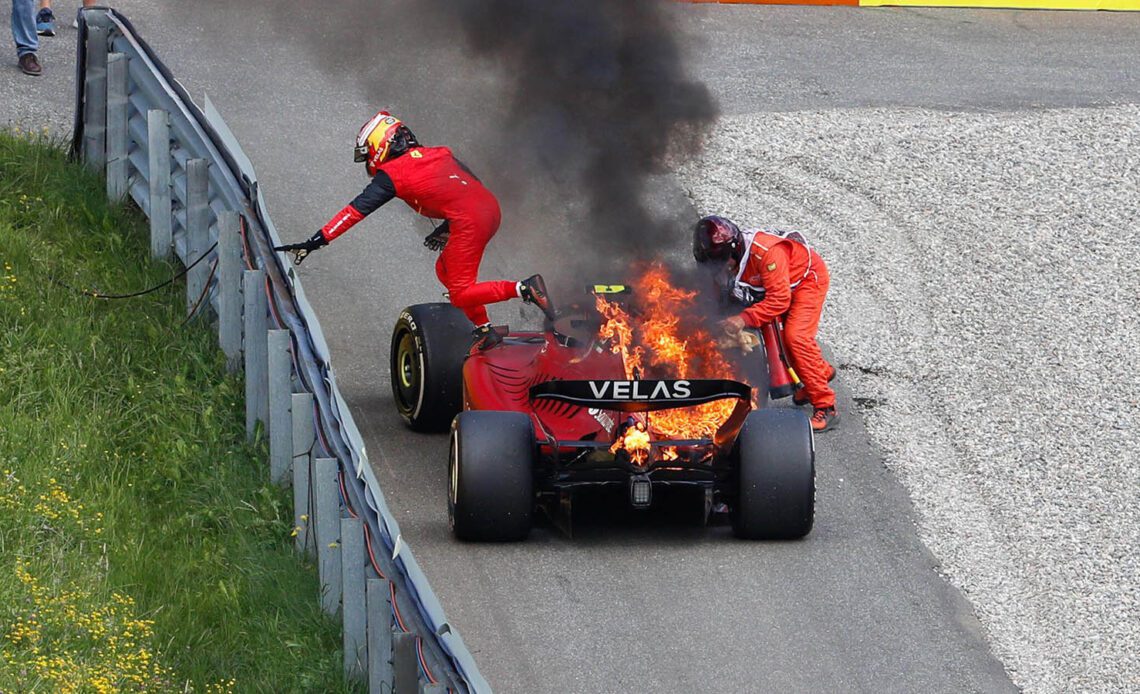 Carlos Sainz escapes fire at Austrian Grand Prix. Spielberg July 2022