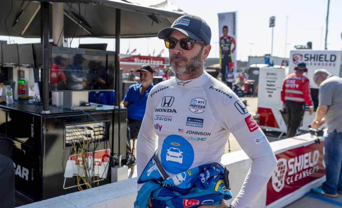 Jimmie Johnson Recovers from Spin to Finish 11th at Iowa – Motorsports Tribune