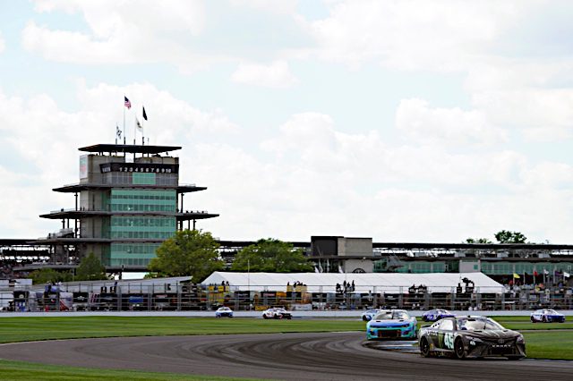 NASCAR Cup cars compete in the Verizon 200 at the Brickyard in Indianapolis. Photo: NKP