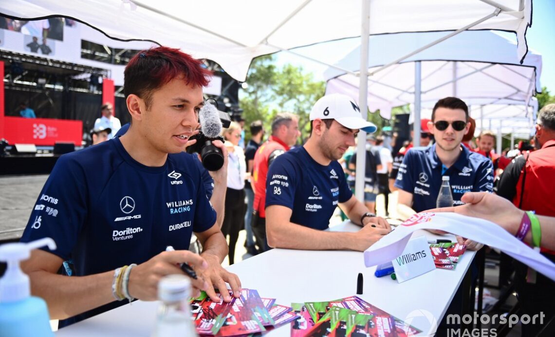 Alex Albon, Williams Racing Signs autographs for fans