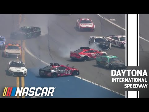 Chase Briscoe triggers big crash late in Stage 3 at Daytona | NASCAR