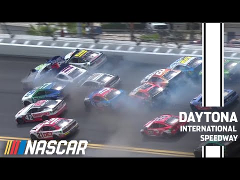 Massive wreck takes out the leaders late at Daytona