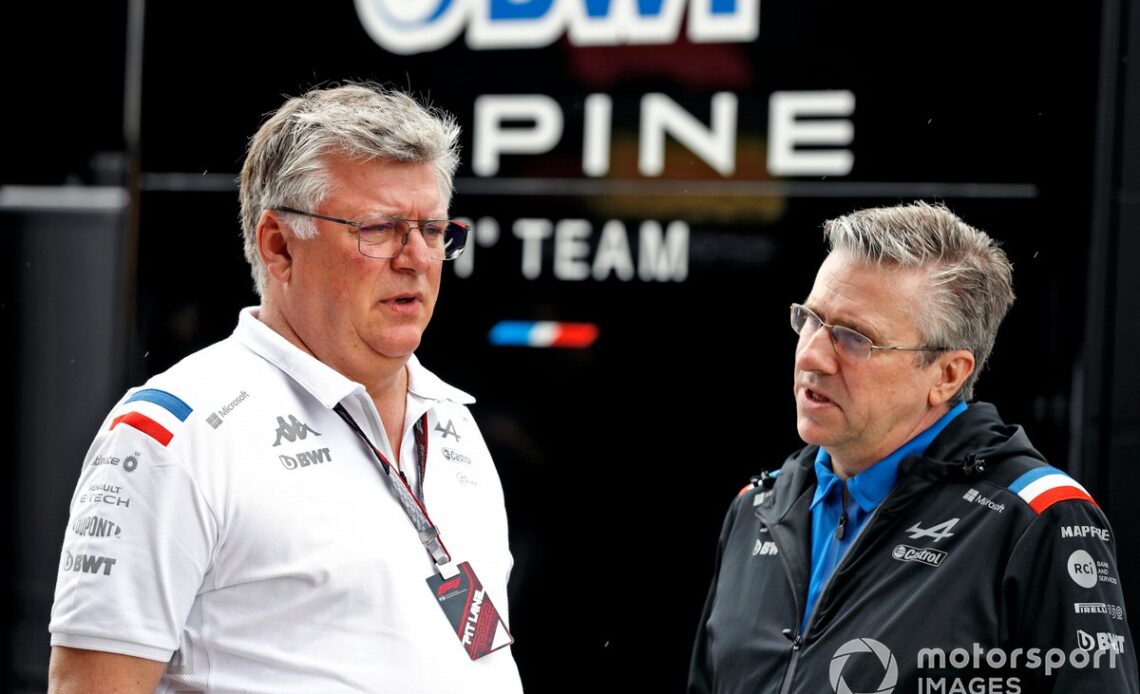 Otmar Szafnauer, Team Principal, Alpine F1, Pat Fry