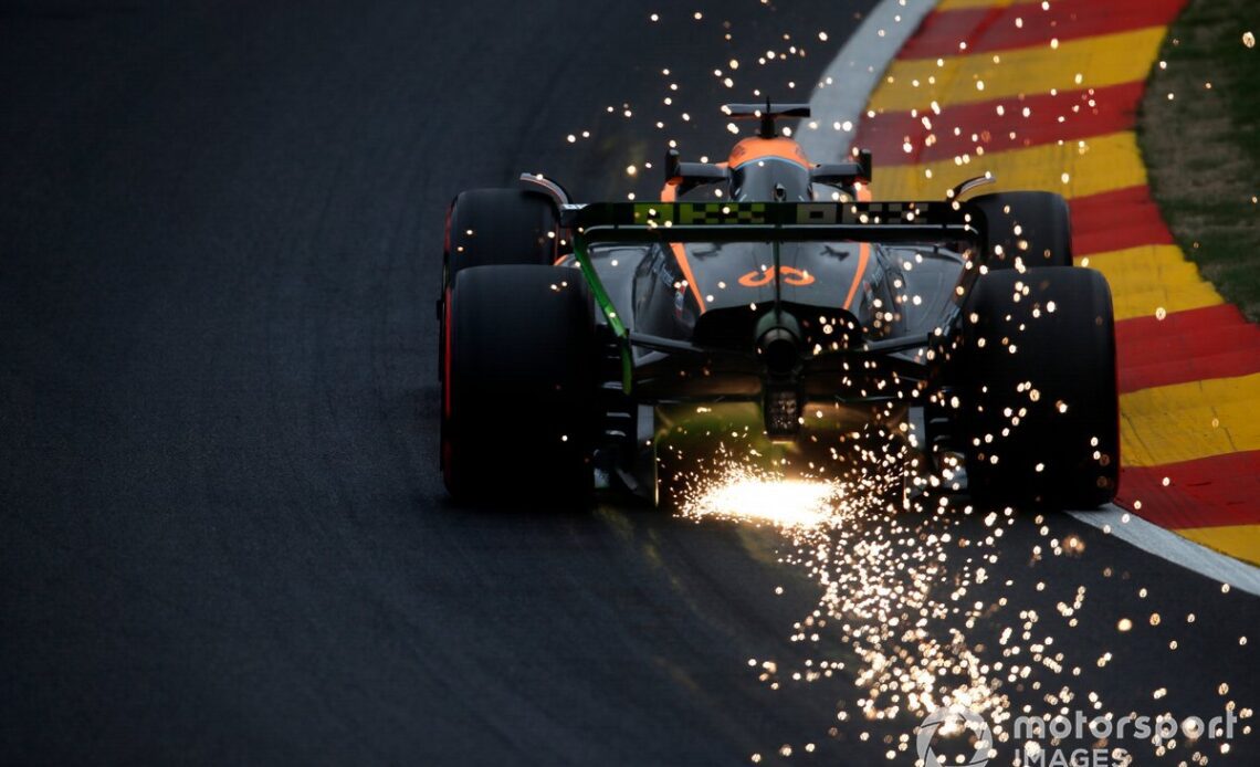 Daniel Ricciardo, McLaren MCL36, kicks up some sparks