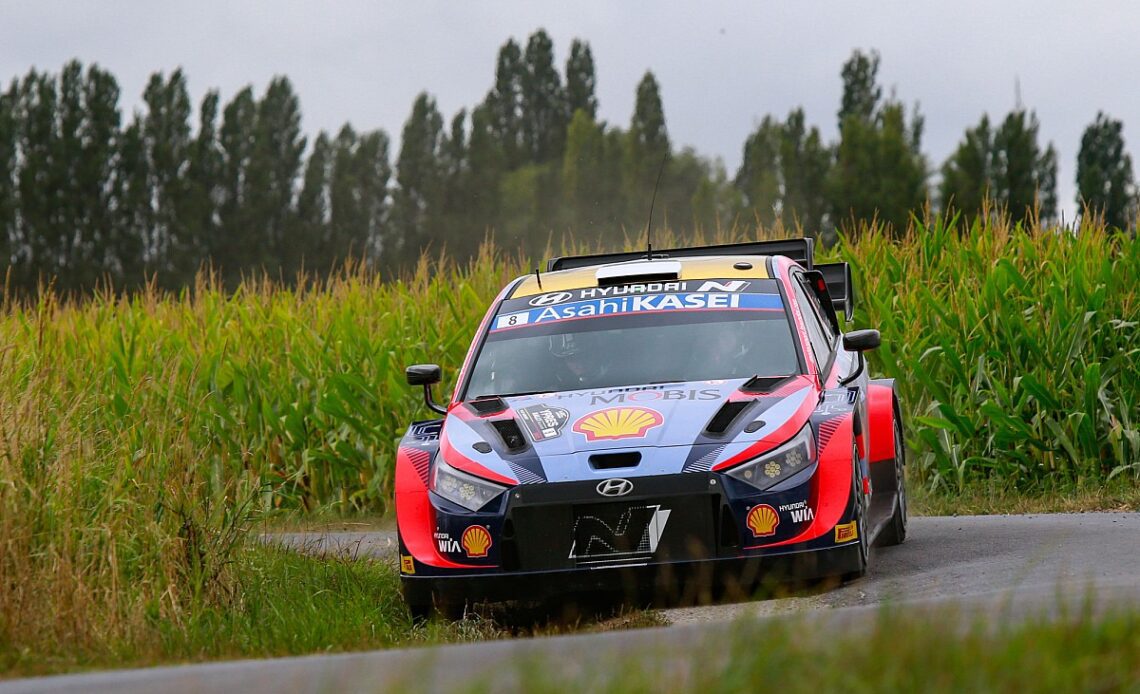 Tanak leads into final day after Neuville crashes out