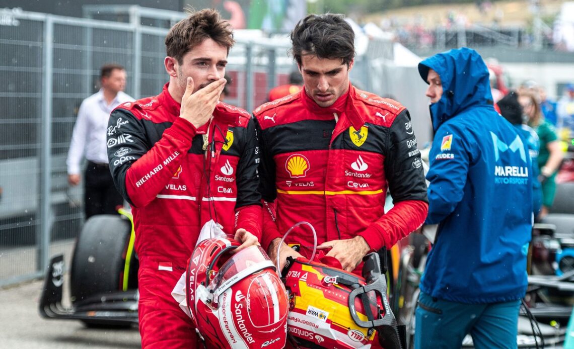 Charles Leclerc, Ferrari F1-75, Carlos Sainz, Ferrari F1-75