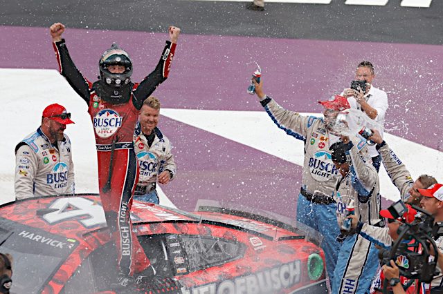 Kevin Harvick celebrates after his win at Michigan International Speedway. (Photo: NKP)