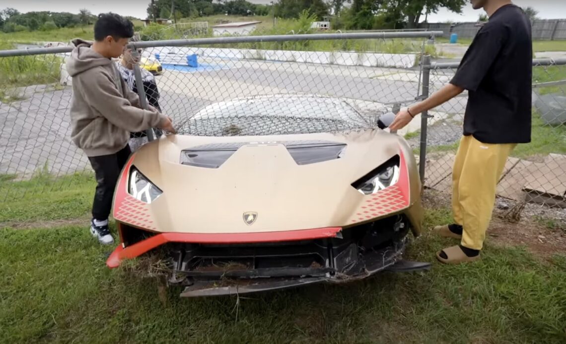 YouTubers Crash $330K Lamborghini At Abanonded Dragstrip