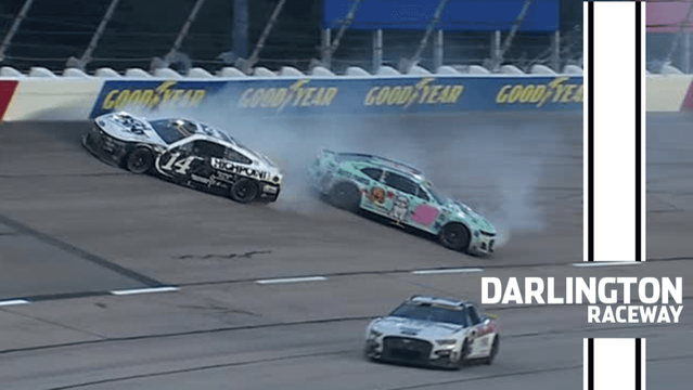 Chase Elliott gets loose, collects Chase Briscoe at Darlington